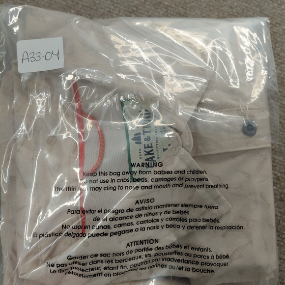 Lake & Trail Men's LARGE Beige Button Up Short Sleeve Fishing Lure Shirt Pockets - Picture 8 of 8